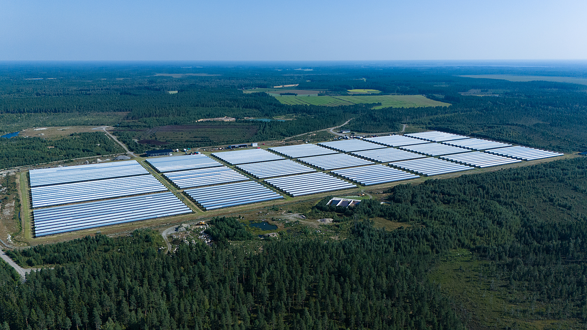 An aerial view of the hundreds of animal sheds on Finland's largest fur farm. The facility, which occupies over 25 hectares of land, is the site of a mass culling of thousands of foxes due to highly pathogenic avian influenza outbreaks. This farm keeps tens of thousands of minks and foxes when fully populated. Halsua, Finland, 2023. Oikeutta elaimille / We Animals Media